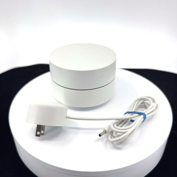 Google Wifi AC1200 - Mesh WiFi System - 1500 Sq Ft - Picture 12 of 16